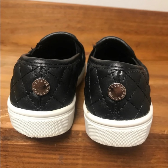 Toddler shoes size- 9 Steve Madden-quilted black - Picture 2 of 16